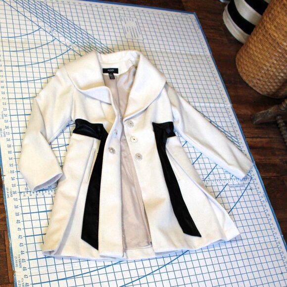 Alfani Winter White Shawl Collar Dress Coat with Pleather Sash, Size 6P - Picture 6 of 14